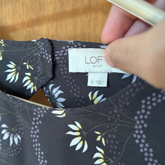 LOFT Gray Patterned Women's Blouse - Picture 7 of 7